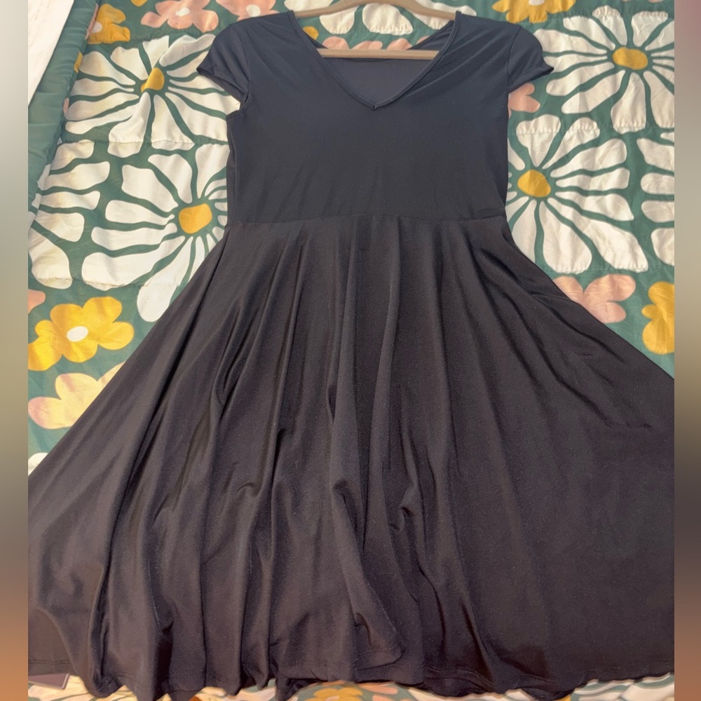 Women’s XS Casual V-Neck Short Sleeve Solid Black Midi Dress